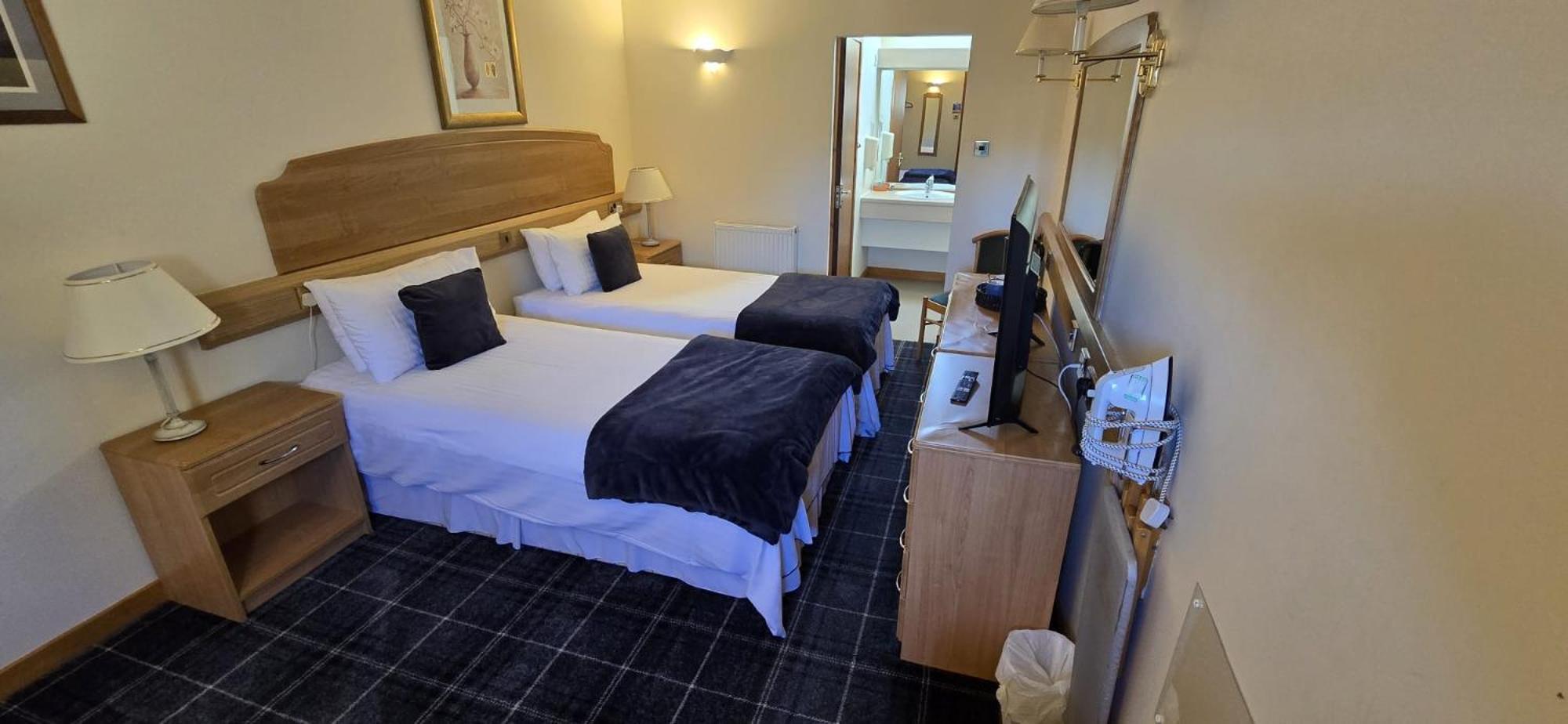 The Red Lion Tavern Fochabers Buitenkant foto