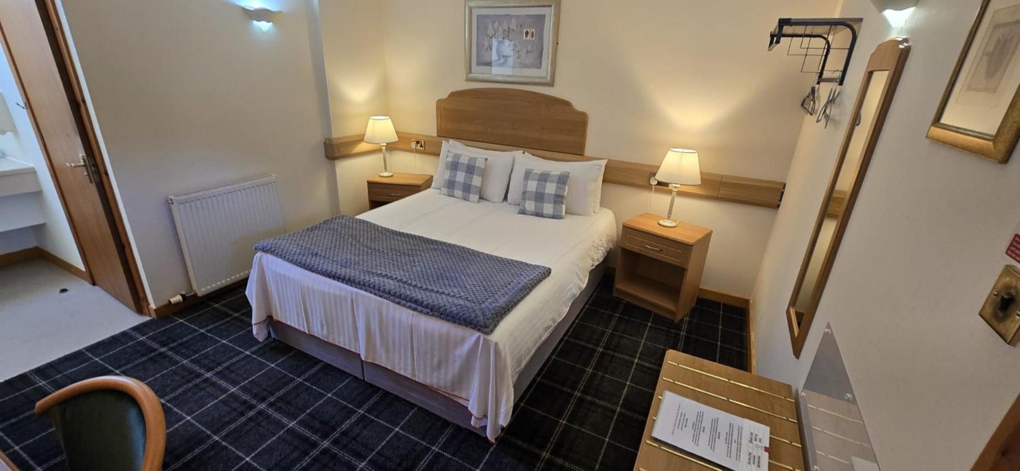 The Red Lion Tavern Fochabers Buitenkant foto
